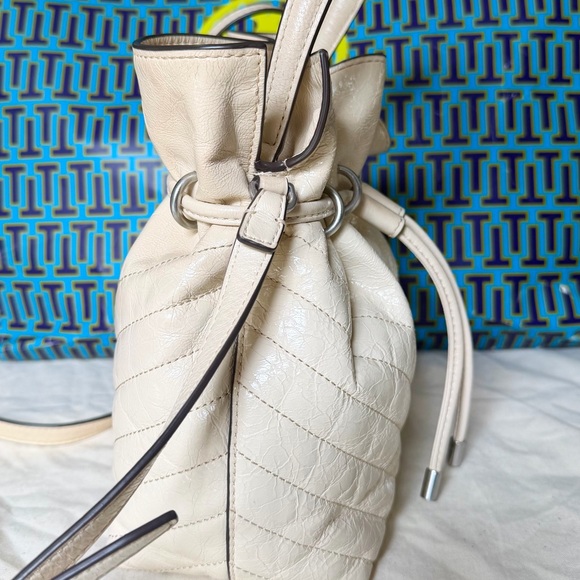 Tory Burch Kira Chevron Bucket Bag - Picture 8 of 9
